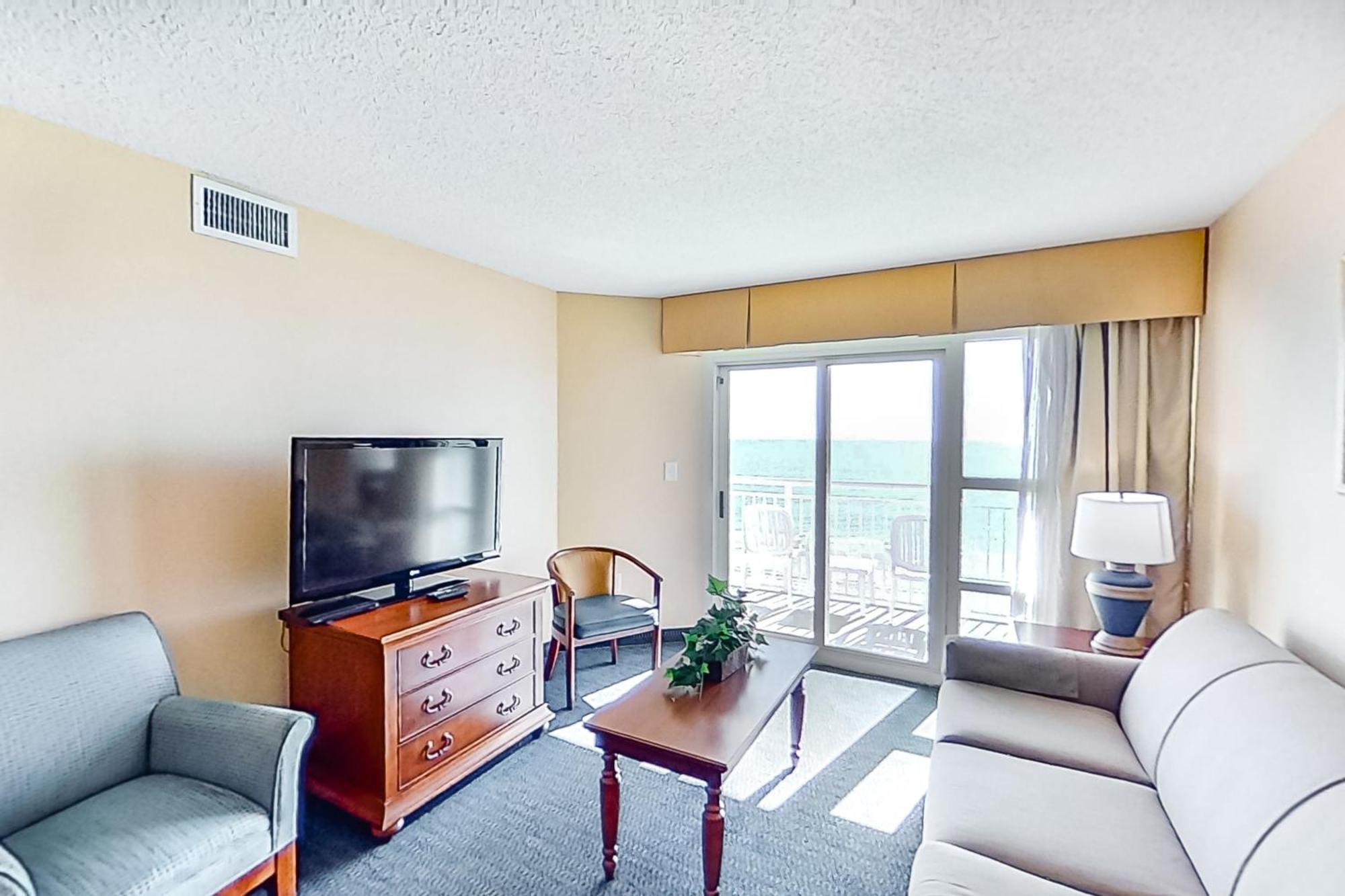 Carolinian Beach Resort Миртъл Бийч Стая снимка