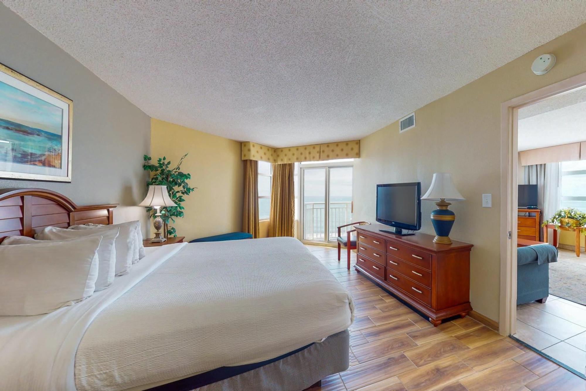 Carolinian Beach Resort Миртъл Бийч Стая снимка